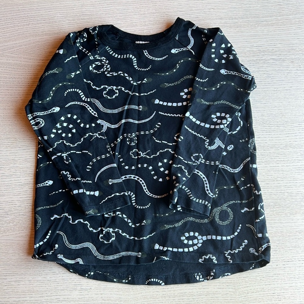Shop North of West snake long sleeve T-shirt size 6